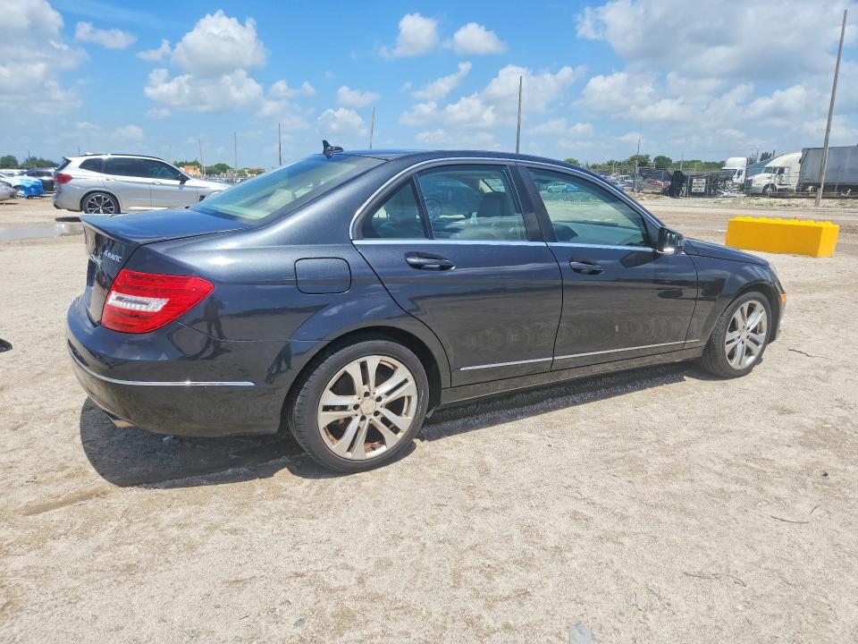 2013 Mercedes-benz VIN WDDGF8AB2DR263285 COPART salvage auction — MINOR DENT/SCRATCHES, Fl - Certificate Of Title, sold $1,450 on 2026-07-14 (photo 3)