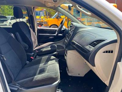 2016 Dodge Grand caravan VIN 2C4RDGBG3GR342217 COPART salvage auction — NORMAL WEAR, Ma - Certificate Of Title (P), sold $375 on 2026-07-02 (photo 5)