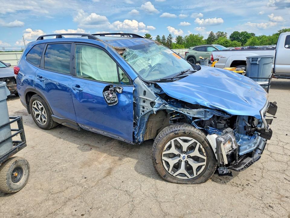 2019 Subaru VIN JF2SKAEC5KH529493 COPART salvage auction — ROLLOVER, PA - CERTIFICATE OF SALVAGE, sold $525 on 2026-07-31 (photo 4)