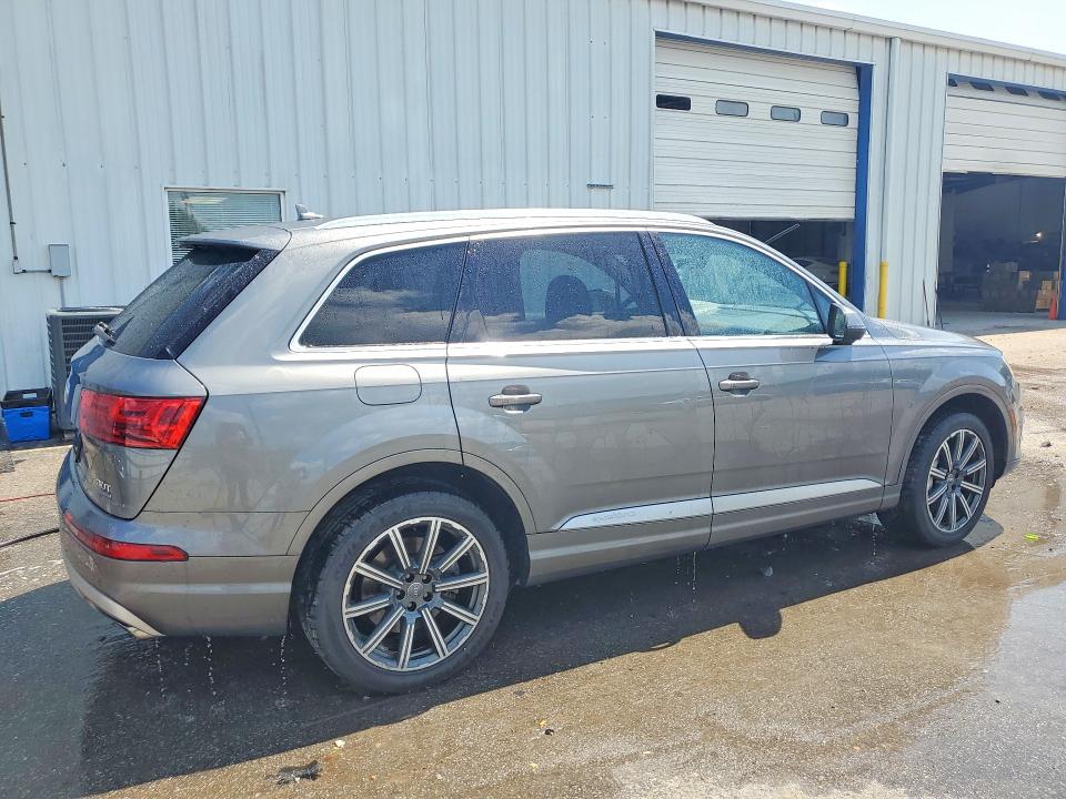 2017 Audi Q7 VIN WA1LAAF7XHD015494 COPART salvage auction — MECHANICAL, AL - CERTIFICATE OF TITLE, sold $2,950 on 2026-07-02 (photo 3)
