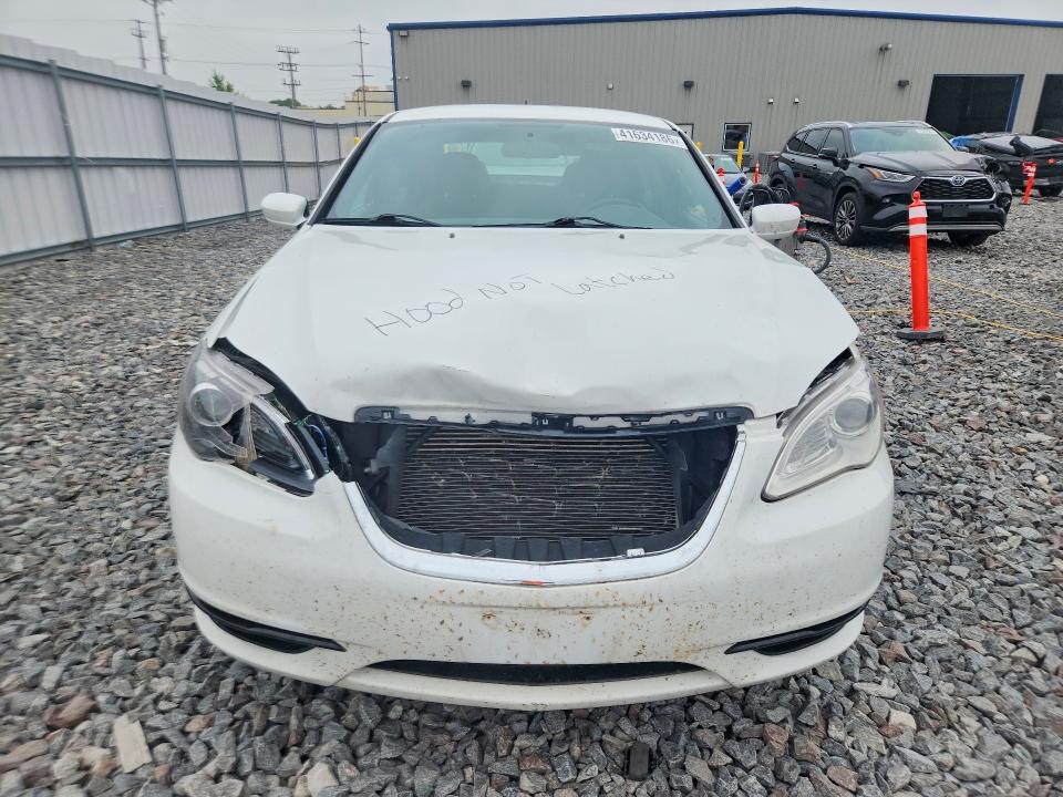 2013 Chrysler 200 VIN 1C3CCBBG3DN738253 COPART salvage auction — FRONT END, Wi - Certificate Of Title, sold $825 on 2026-07-13 (photo 4)