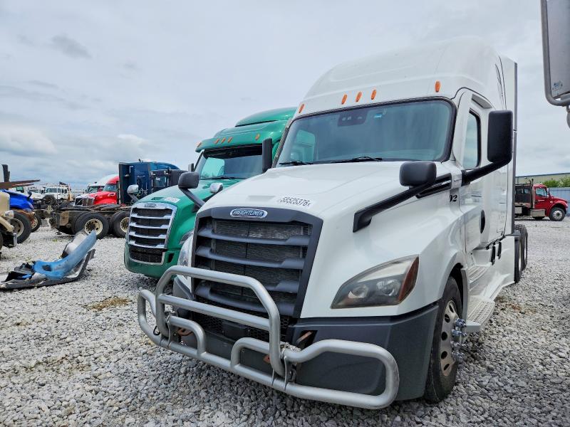 2022 Freightliner Cascadia 126 VIN 3AKJHHDRXNSMH5609 COPART salvage auction — WATER/FLOOD, KS - CERT OF TITLE-SALVAGE, sold $15,400 on 2026-07-30 (photo 2)