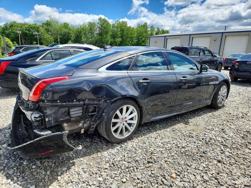 2016 Jaguar Xj VIN SAJWJ1CD8G8W00984 COPART salvage auction — REAR END, Ma - Cert Of Title-Reconstrctd Coll, sold $4,950 on 2026-07-08 (photo 3)