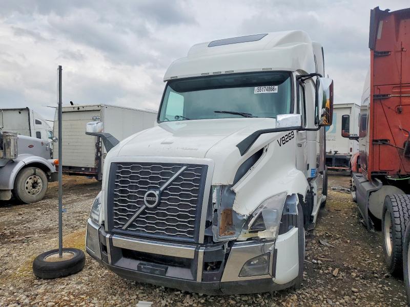 2024 Volvo Vnl VIN 4V4NC9EJ9RN635077 COPART salvage auction — MECHANICAL, IA - CERT OF TITLE-SALVAGE TITLE, sold $15,500 on 2026-07-23 (photo 2)