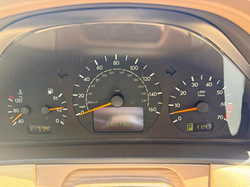 2000 Mercedes-benz E-class VIN WDBJF70J7YB018627 COPART salvage auction — MINOR DENT/SCRATCHES, Or - Certificate Of Title (P), sold $5,800 on 2026-07-08 (photo 8)