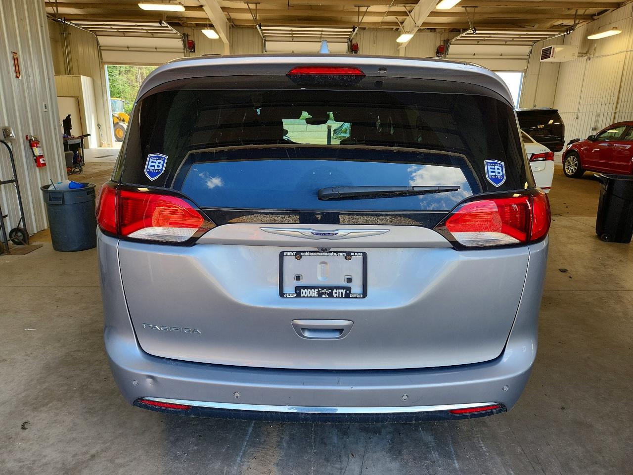 2020 Chrysler Pacifica VIN 2C4RC1EG4LR137978 COPART salvage auction — Front End, MN - CERT OF TITLE-SALVAGE, sold $3,150 on 2026-07-09 (photo 6)