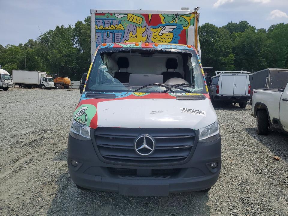 2022 Mercedes-benz Sprinter VIN W1X8E33Y7NN210001 COPART salvage auction — SIDE, Nc - Salvage Certificate Of Title, sold $3,100 on 2026-07-29 (photo 5)