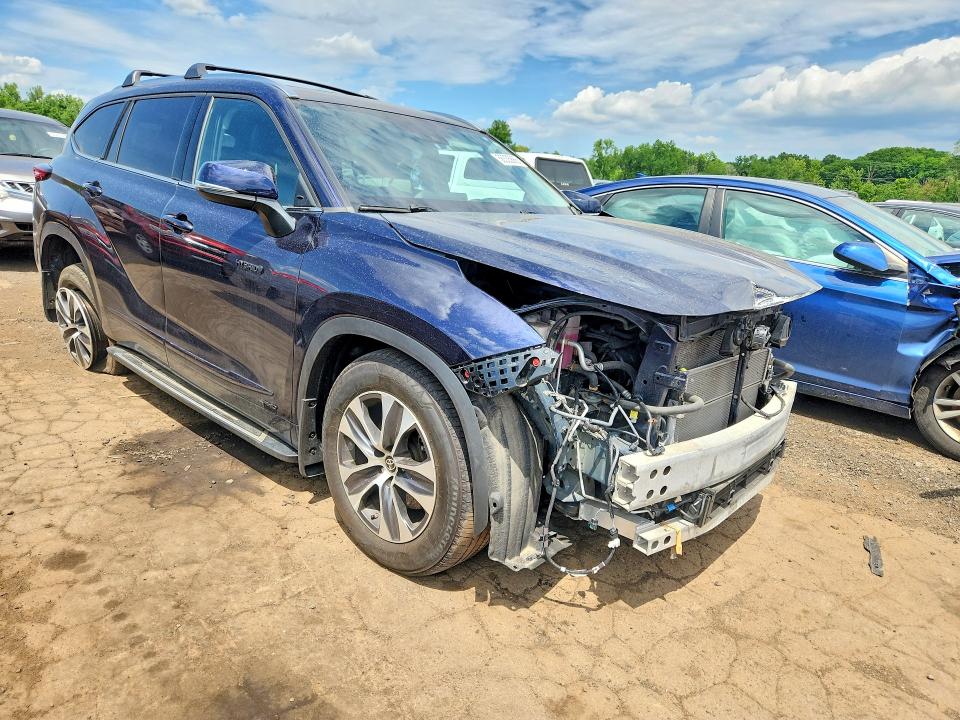2021 Toyota Highlander VIN 5TDHBRCH9MS537259 COPART salvage auction — FRONT END, Ct - Cert Of Title-Salvage, sold $13,300 on 2026-07-10 (photo 4)