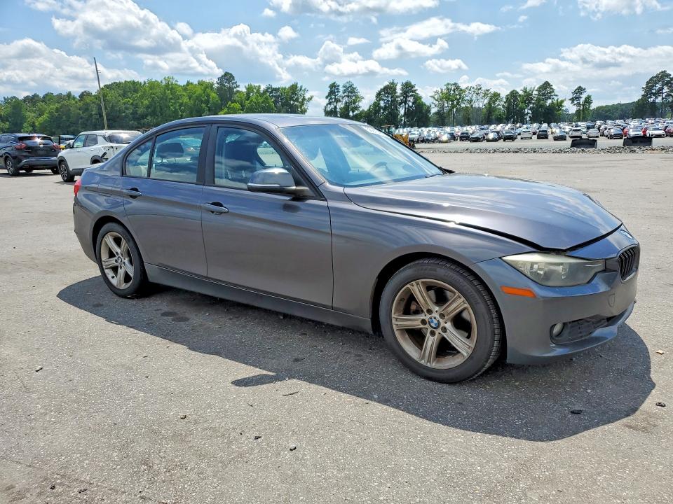 2013 BMW 3er VIN WBA3B1C55DK128777 COPART salvage auction — FRONT END, Nc - Salvage Certificate Of Title, sold $275 on 2026-07-28 (photo 4)