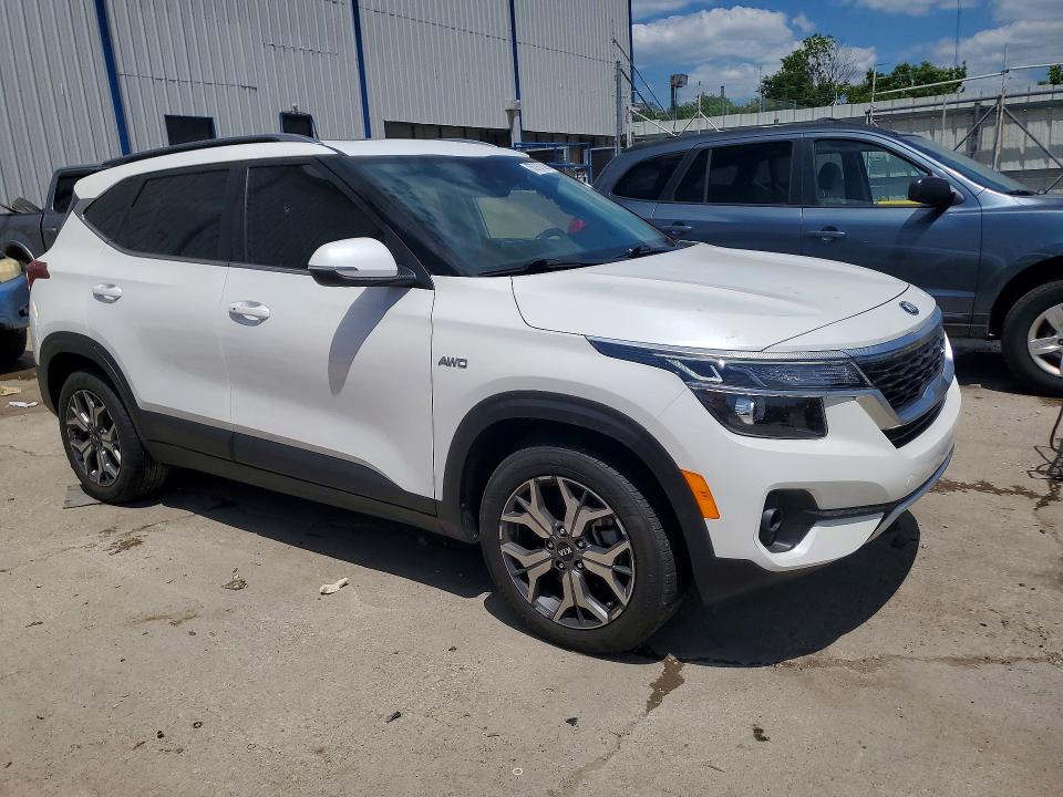 2021 Kia Seltos VIN KNDERCAAXM7139215 COPART salvage auction — SIDE, Ky - Cert Of Title-Salvage, sold $5,700 on 2026-07-08 (photo 4)