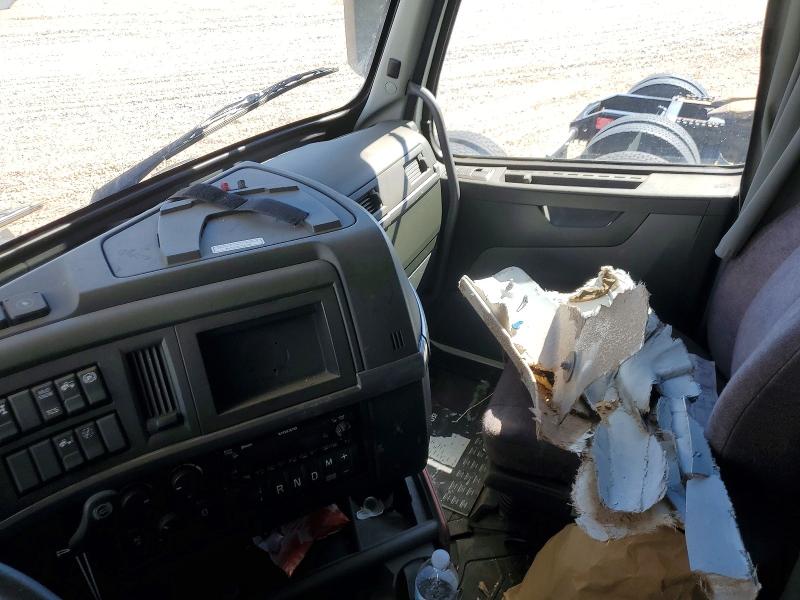 2023 Volvo Vnl VIN 4V4NC9EH8PN334892 COPART salvage auction — FRONT END, AZ - CERT OF TITLE - SALVAGE, sold $150 on 2026-07-12 (photo 5)