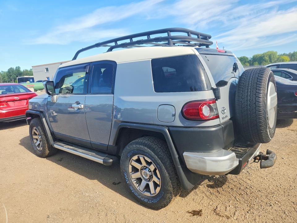 2014 Toyota Fj cruiser VIN JTEBU4BF0EK179010 COPART salvage auction — SIDE, On - Permit Salvage, sold $13,800 on 2026-07-02 (photo 2)
