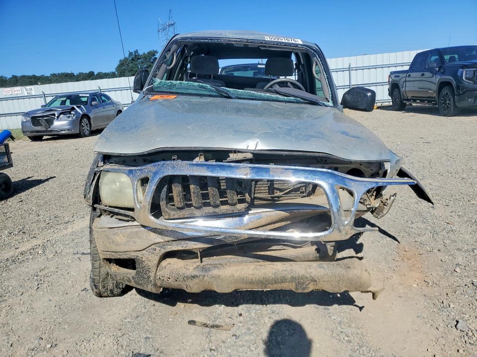 2004 Toyota Tacoma VIN 5TEWN72N14Z419459 COPART salvage auction — ALL OVER, CA - NON-REPAIRABLE VEHICLE CERT, sold $925 on 2026-07-24 (photo 5)