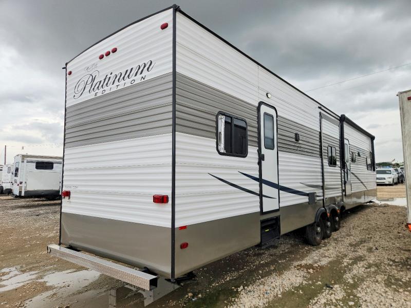 2025 Recreation by design Recreational vehicle (rv) VIN 5CZ200R38S1229225 COPART salvage auction — WATER/FLOOD, TX - SALVAGE TITLE-FLOOD DAMAGE, sold $3,600 on 2026-07-09 (photo 4)