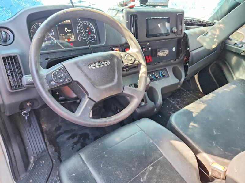 2026 Freightliner M2 106 VIN 1FVACWFC5THWP8401 COPART salvage auction — ROOF, TN - SALVAGE CERTIFICATE, sold $11,700 on 2026-07-22 (photo 8)