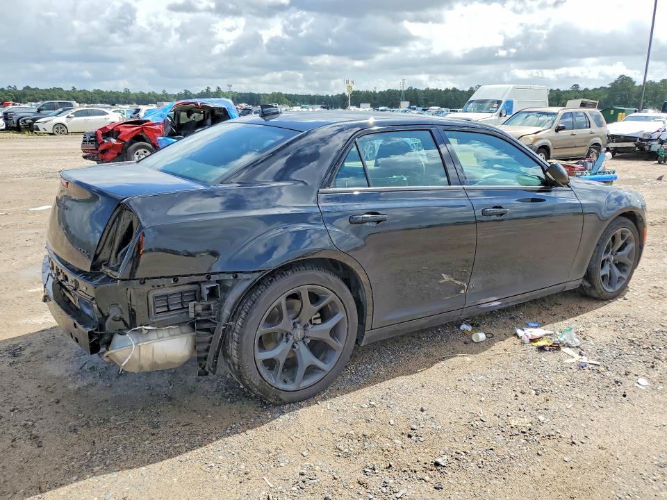 2021 Chrysler 300 VIN 2C3CCABG3MH660723 COPART salvage auction — REAR END, Id - Salvage Certificate Of Title, sold $8,500 on 2026-08-28 (photo 3)
