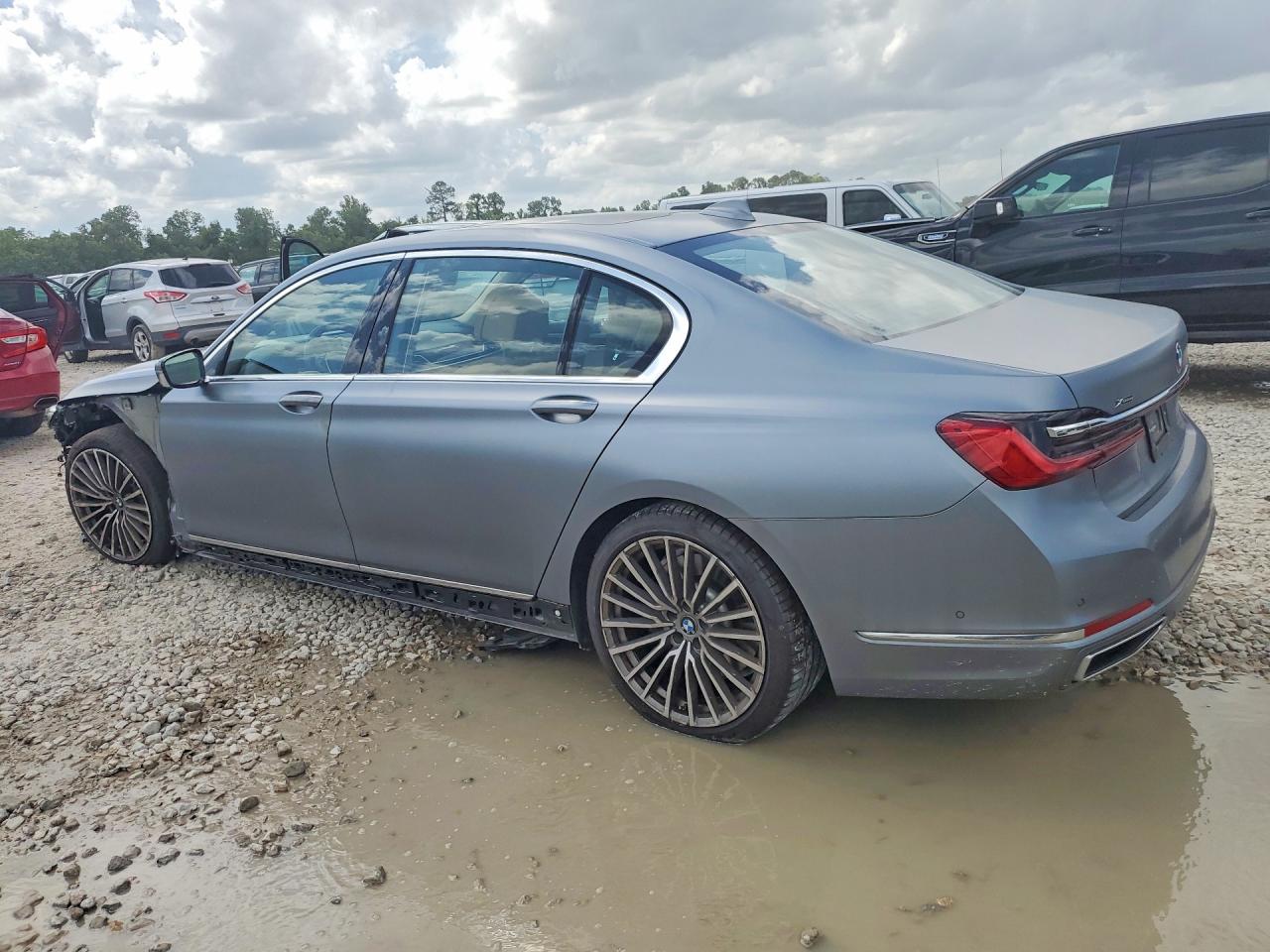 2022 BMW 7 Series VIN WBA7U2C00NCK71802 COPART salvage auction — Front End, TX - SALVAGE VEHICLE TITLE, sold $30,250 on 2026-06-30 (photo 2)