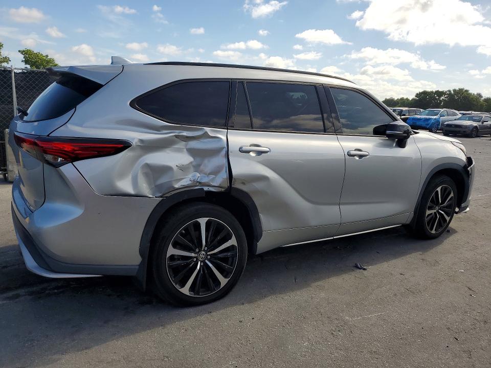 2022 Toyota Highlander VIN 5TDJZRBHXNS170047 COPART salvage auction — REAR END, Fl - Certificate Of Title, sold $24,300 on 2026-07-21 (photo 3)