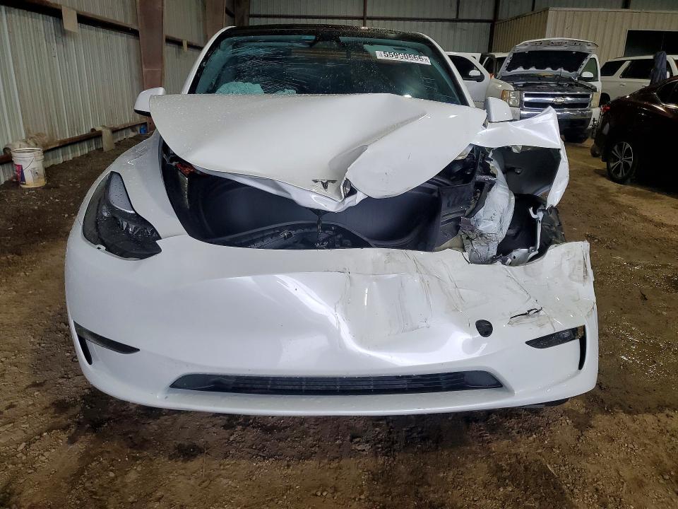 2024 Tesla Model y VIN 7SAYGAEE8RF193976 COPART salvage auction — FRONT END, Tx - Salvage Vehicle Title, sold $350 on 2026-07-30 (photo 5)