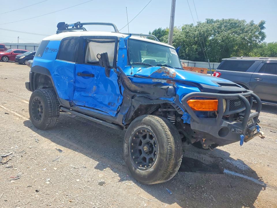 2007 Toyota Fj cruiser VIN JTEBU11F770004445 COPART salvage auction — SIDE, Ok - Certificate Of Title, sold $3,150 on 2026-07-09 (photo 4)