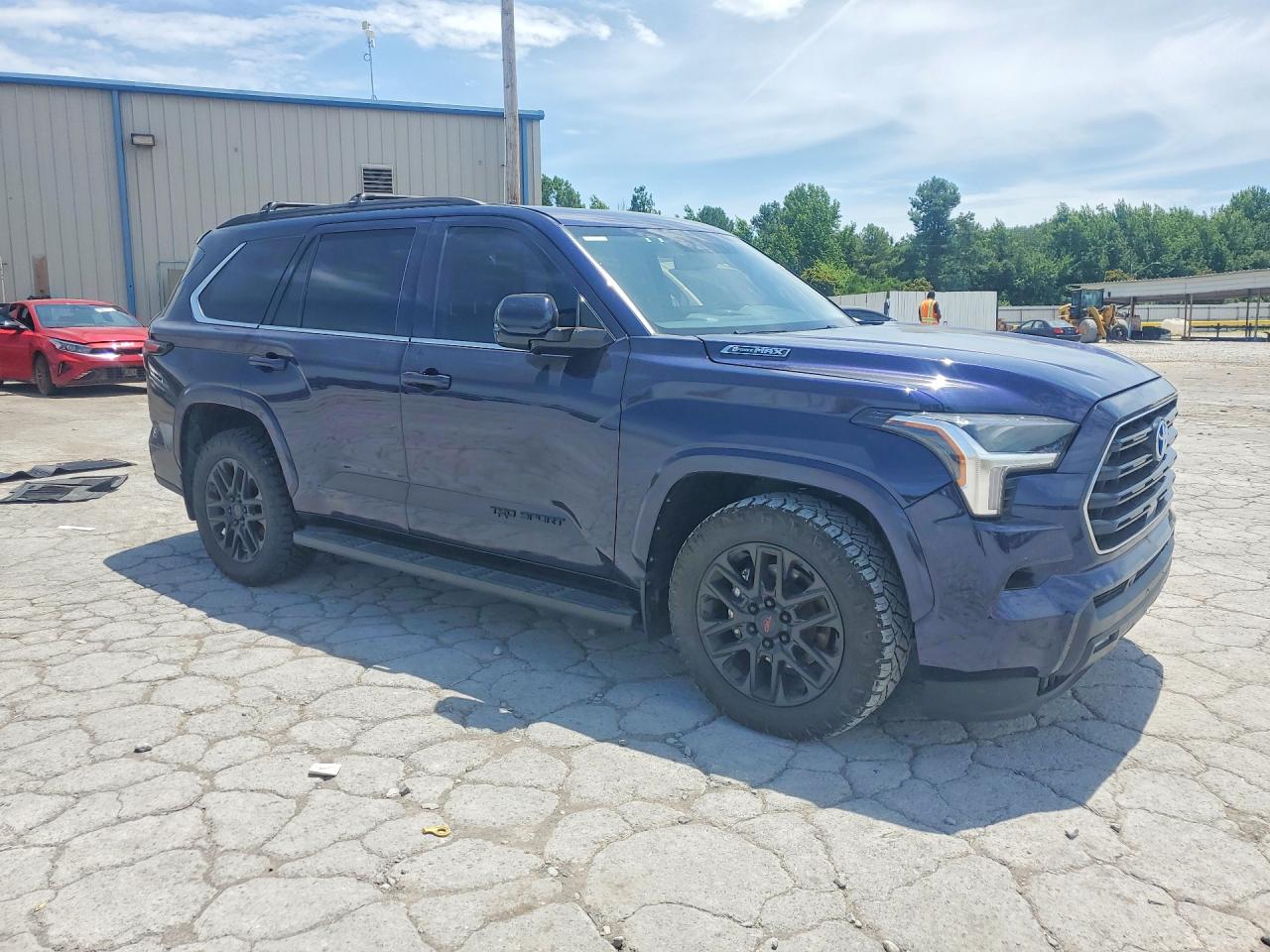 2024 Toyota Sequoia VIN 7SVAAABA6RX043961 COPART salvage auction — Front End, Sc - Salvage Title, sold $46,250 on 2026-08-18 (photo 4)