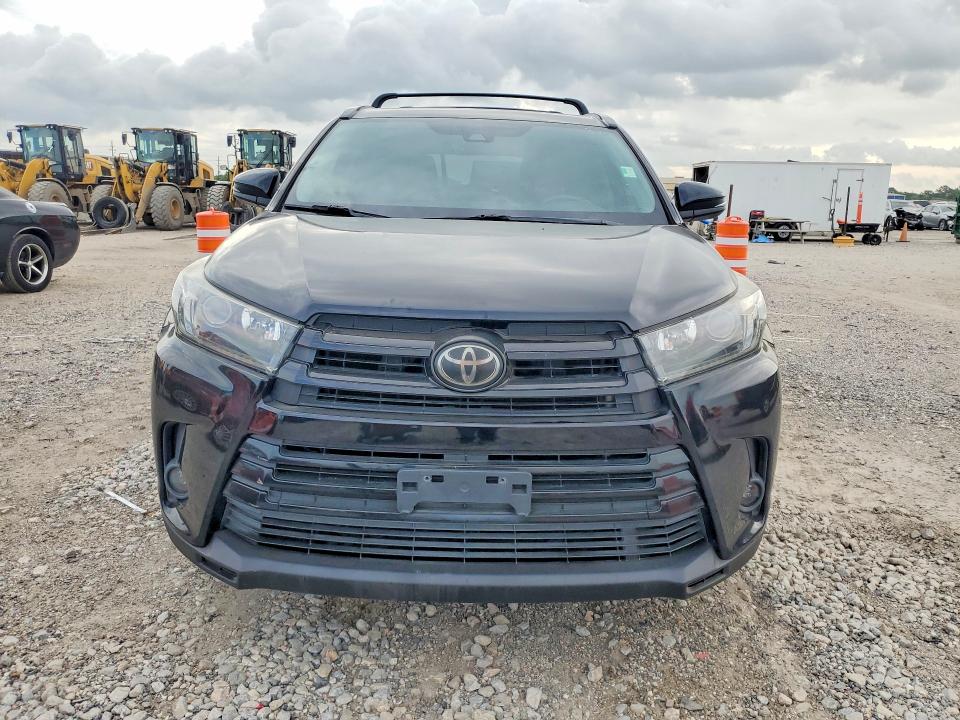 2019 Toyota Highlander VIN 5TDKZRFH4KS313150 COPART salvage auction — MINOR DENT/SCRATCHES, Tx - Certificate Of Title, sold $8,800 on 2026-07-09 (photo 5)