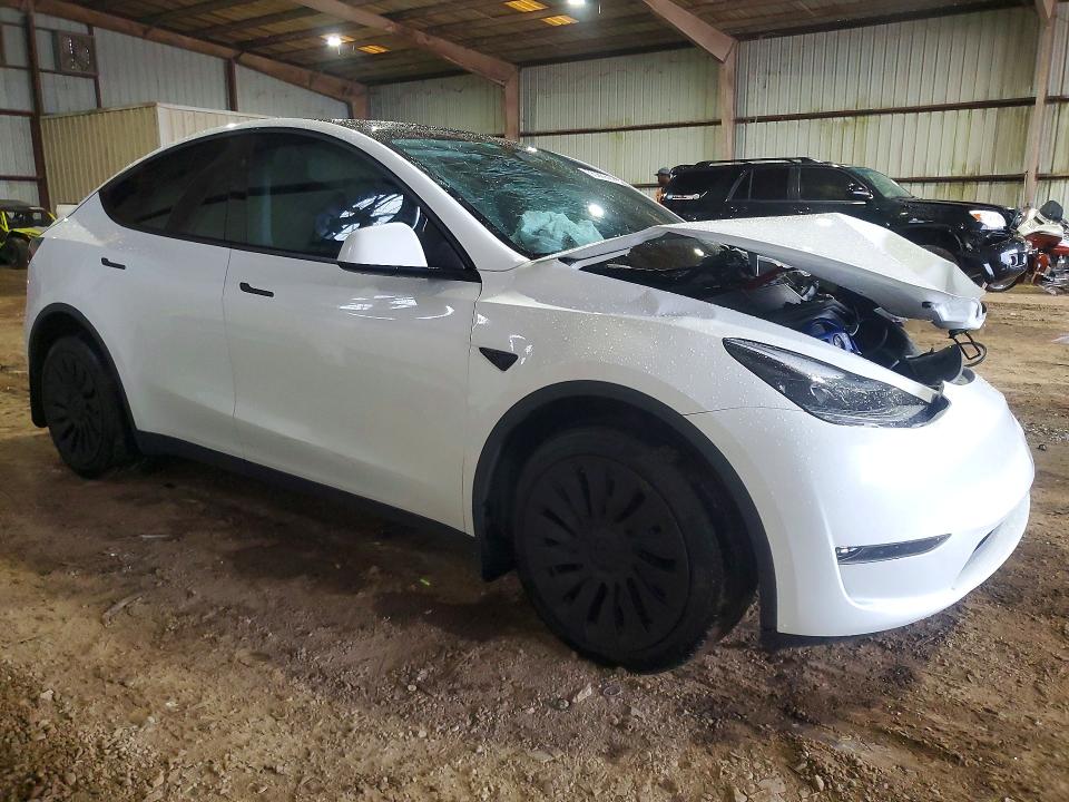 2024 Tesla Model y VIN 7SAYGAEE8RF193976 COPART salvage auction — FRONT END, Tx - Salvage Vehicle Title, sold $350 on 2026-07-30 (photo 4)