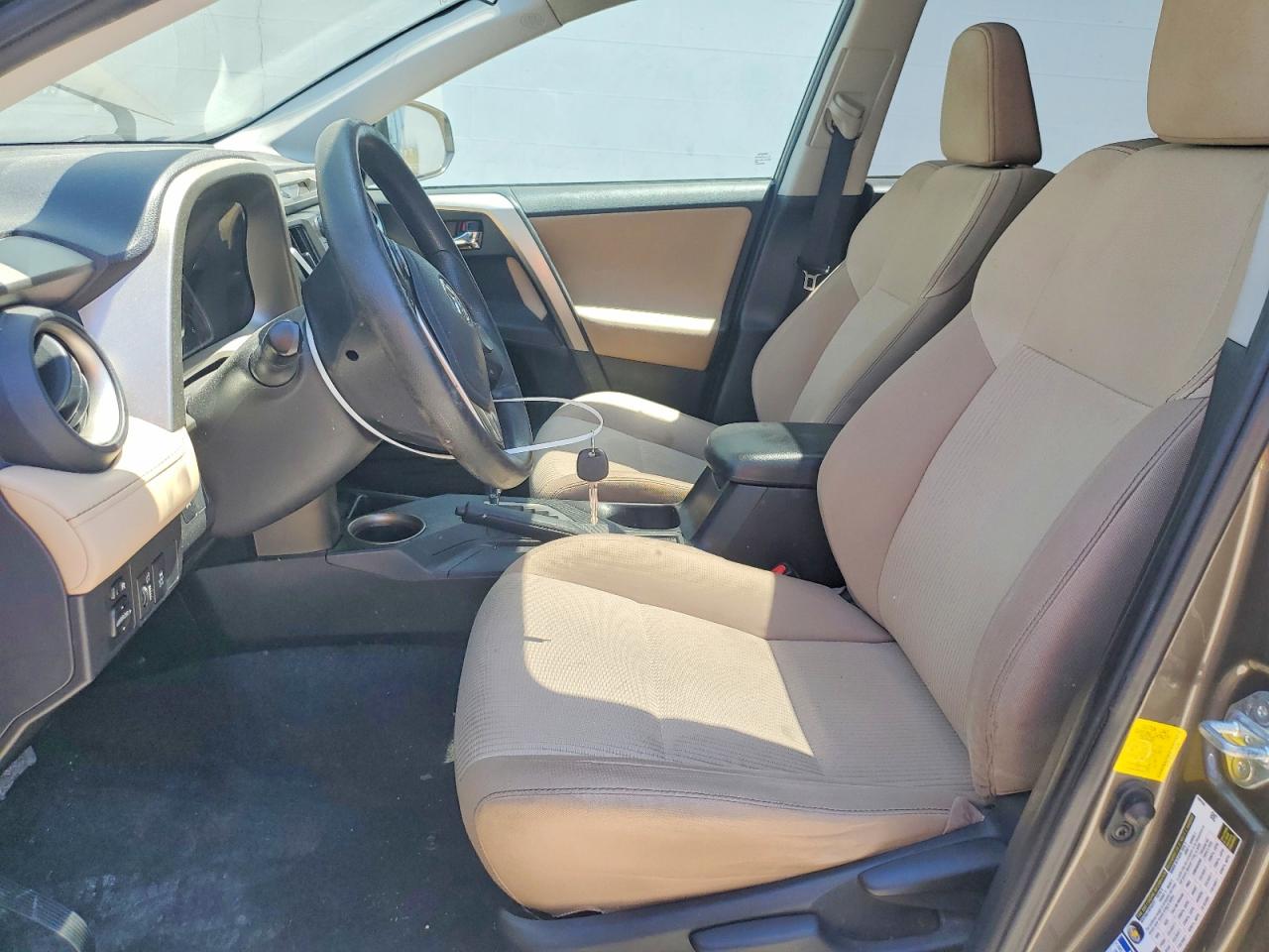 2015 Toyota RAV4 VIN 2T3RFREV2FW243229 COPART salvage auction — Minor Dent/Scratches, OH - CERT OF TITLE-REPOSSESSION, sold $5,800 on 2026-07-09 (photo 7)