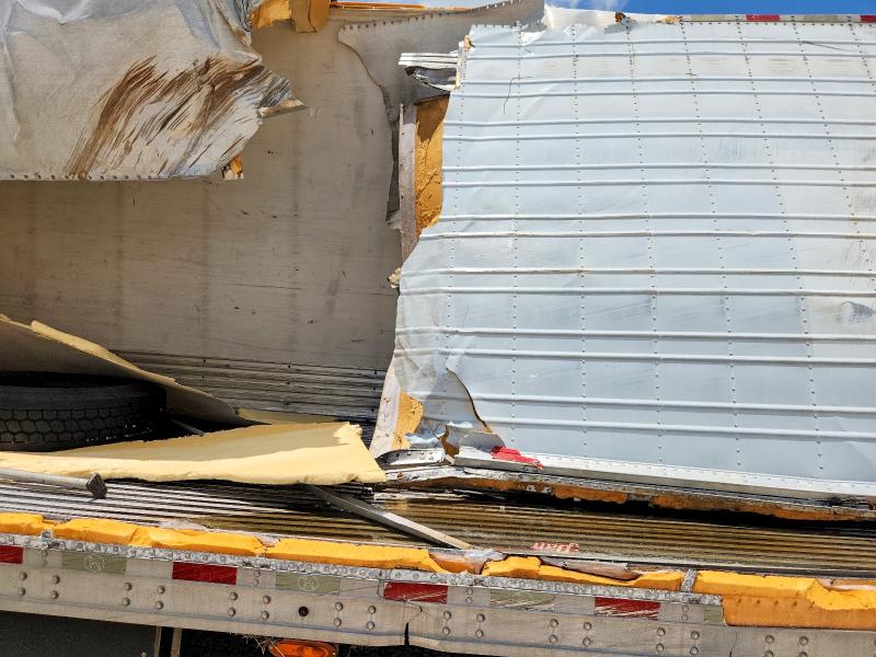 2013 Gdan Trailer VIN 1GRAA0624DW704799 COPART salvage auction — SIDE, TX - SALVAGE VEHICLE TITLE, sold $400 on 2026-09-08 (photo 5)