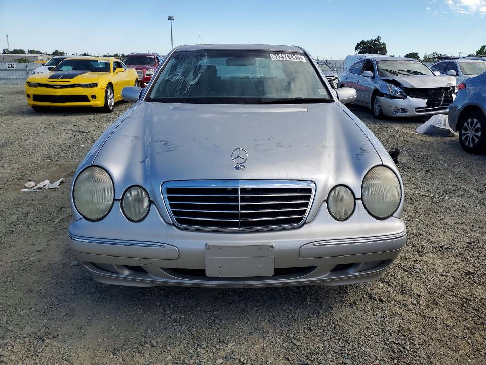 2001 Mercedes-benz E-class VIN WDBJF65J71B172327 COPART salvage auction — MINOR DENT/SCRATCHES, Ca - Dis/Dlr/Exp Only Clean Title, sold $1,300 on 2026-07-09 (photo 5)