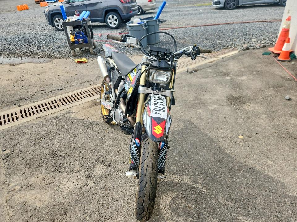 2018 Suzuki Dr-z VIN JS1SK44A8J2100764 COPART salvage auction — ROLLOVER, Nj - Cert Of Title-Salvage, sold $850 on 2026-07-24 (photo 2)