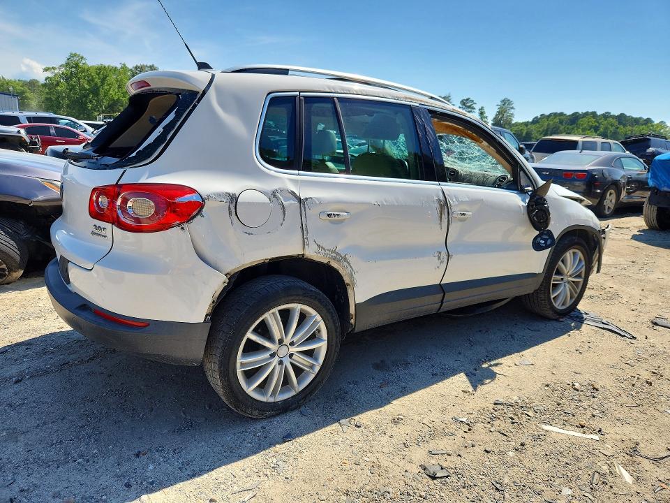 2011 Volkswagen Tiguan VIN WVGBV7AX3BW521837 COPART salvage auction — ROLLOVER, Va - Certificate Of Title, sold $125 on 2026-07-28 (photo 3)