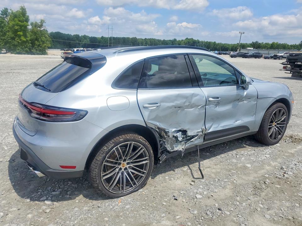 2026 Porsche VIN WP1AA2A5XTLB04861 COPART salvage auction — SIDE, Salvage Title, sold $36,750 on 2026-08-03 (photo 3)
