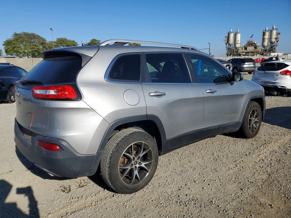 2015 Jeep Cherokee VIN 1C4PJLCS0FW616751 COPART salvage auction — MECHANICAL, Ca - Dis/Dlr/Exp Only Clean Title, sold $975 on 2026-07-10 (photo 3)