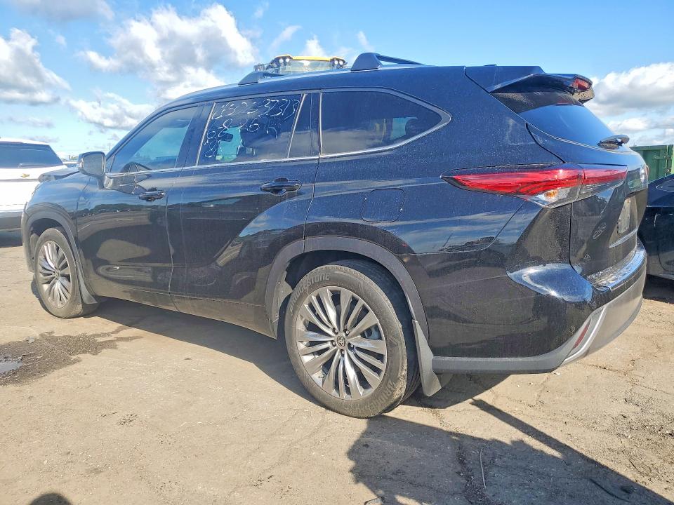 2022 Toyota Highlander VIN 5TDFZRBH5NS168874 COPART salvage auction — FRONT END, Mi - Scrap Certificate Of Title, sold $22,300 on 2026-07-10 (photo 2)