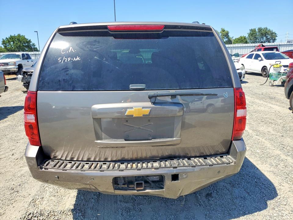 2013 Chevrolet Suburban VIN 1GNSKJE70DR158586 COPART salvage auction — VANDALISM, Ca - Dis/Dlr/Exp Only Clean Title (P), sold $225 on 2026-07-02 (photo 6)