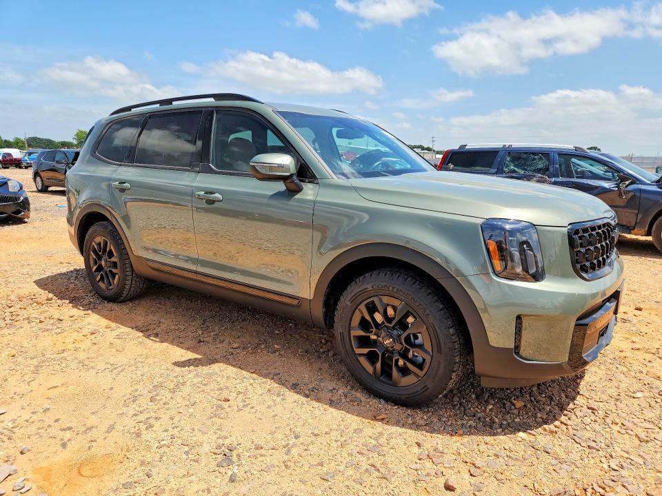 2025 Kia Telluride VIN 5XYP3DGC9SG674755 COPART salvage auction — HAIL, MO - SALVAGE CERTIFICATE OF TITLE, sold $8,300 on 2026-07-29 (photo 4)