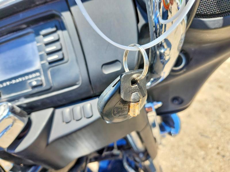 2014 Harley-davidson Street glide VIN 1HD1KBM11EB604843 COPART salvage auction — NORMAL WEAR, In - Certificate Of Title (P), sold $5,400 on 2026-07-09 (photo 8)