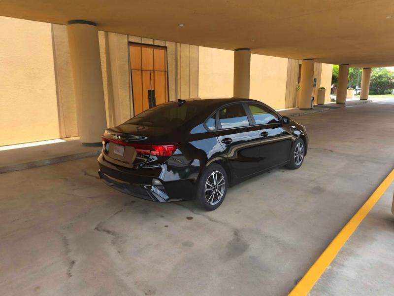 2022 Kia Forte VIN 3KPF24AD9NE451343 COPART salvage auction — NORMAL WEAR, Tx - Certificate Of Title (P), sold $10,000 on 2026-07-02 (photo 4)