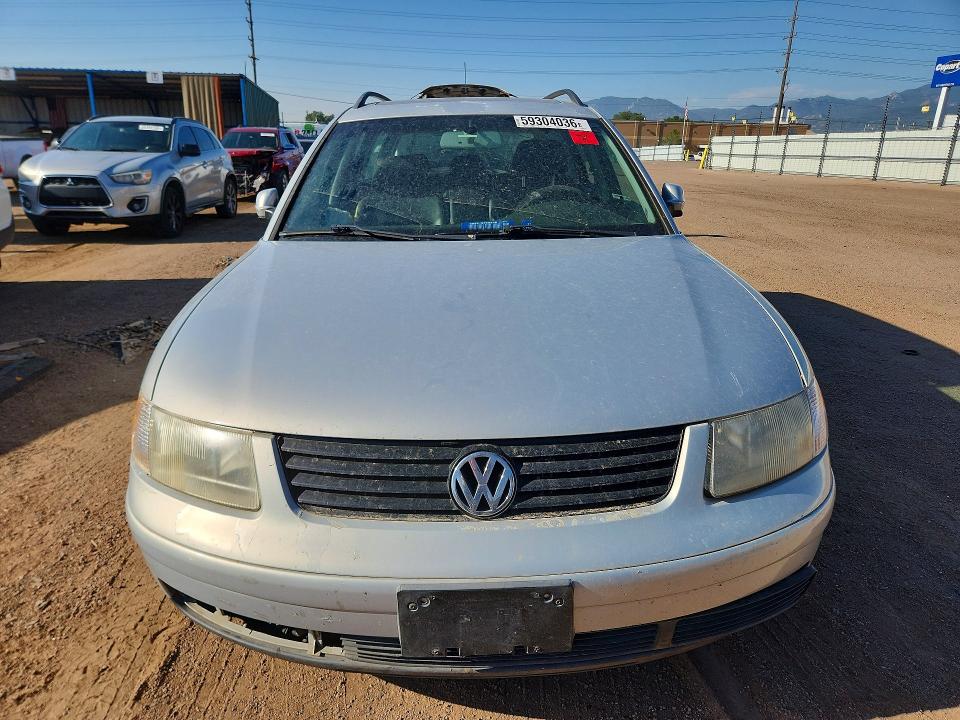 2000 Volkswagen Passat VIN WVWWH23B1YE390875 COPART salvage auction — UNDERCARRIAGE, CO - SALVAGE TITLE, sold $275 on 2026-08-17 (photo 5)