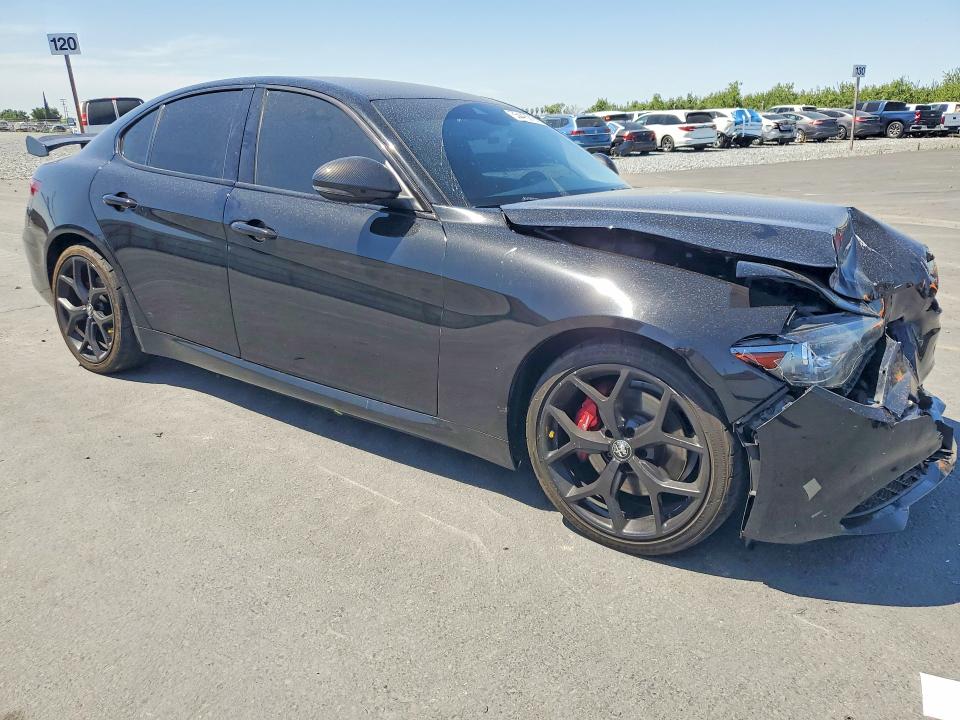 2020 Alfa romeo Giulia VIN ZARFAMAN1L7633892 COPART salvage auction — FRONT END, CA - SALVAGE CERTIFICATE, sold $2,700 on 2026-07-16 (photo 4)