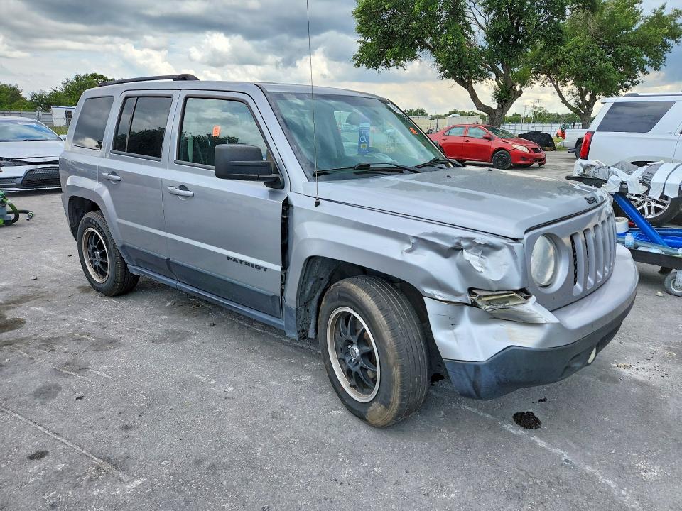 2016 Jeep Liberty (patriot) VIN 1C4NJPBB7GD569747 COPART salvage auction — FRONT END, FL - CERT OF TITLE SLVG REBUILDABLE, sold $425 on 2026-07-02 (photo 4)