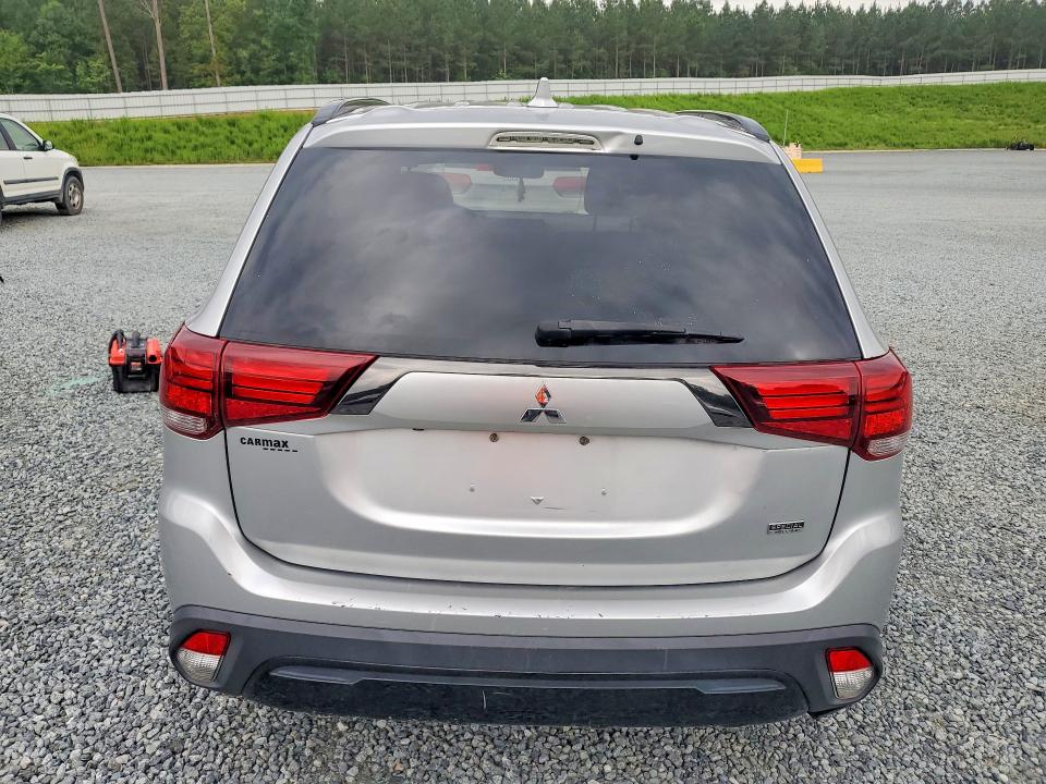 2020 Mitsubishi VIN JA4AD3A35LZ006857 COPART salvage auction — NORMAL WEAR, Sc - Dealer Only Clean Title (P), sold $4,400 on 2026-07-09 (photo 6)