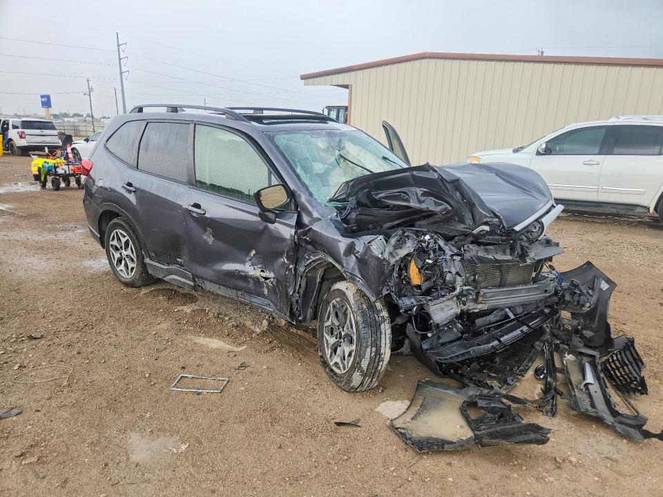 2020 Subaru VIN JF2SKAJC7LH582283 COPART salvage auction — FRONT END, Tx - Salvage Vehicle Title, sold $425 on 2026-07-08 (photo 4)