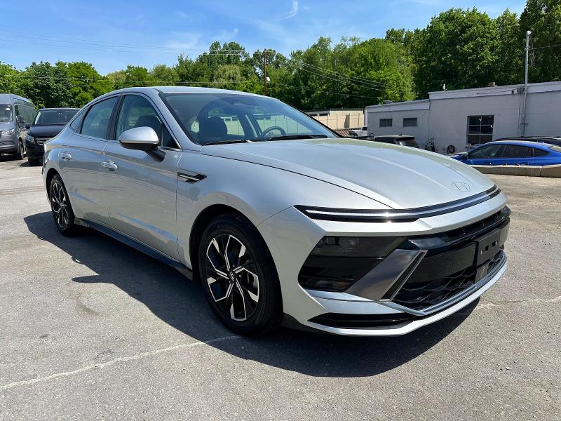 2025 Hyundai Sonata VIN KMHL64JAXSA454842 COPART salvage auction — MINOR DENT/SCRATCHES, Fl - Cert Of Title Slvg Rebuildable, sold $13,000 on 2026-07-15 (photo 4)