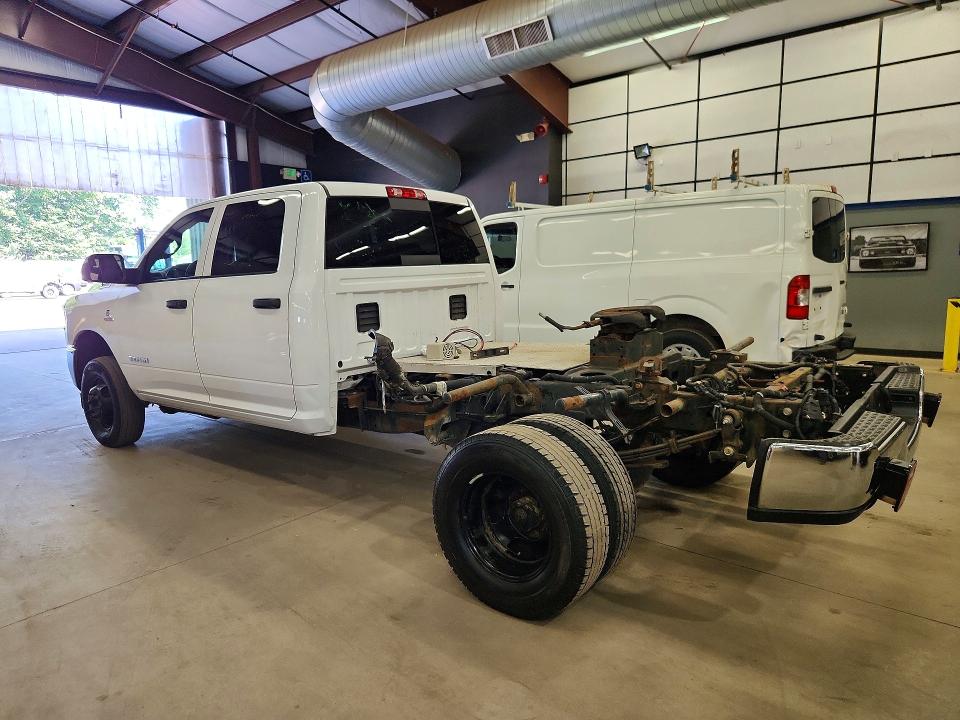2022 Ram 3500 VIN 3C63RRGL7NG135588 COPART salvage auction — MINOR DENT/SCRATCHES, MA - CERTIFICATE OF TITLE (P), sold $10,600 on 2026-07-30 (photo 2)