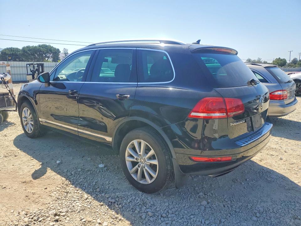 2013 Volkswagen Touareg VIN WVGEF9BP4DD013797 COPART salvage auction — MINOR DENT/SCRATCHES, Ca - Dis/Dlr/Exp App For Dup Clean, sold $2,950 on 2026-07-16 (photo 2)
