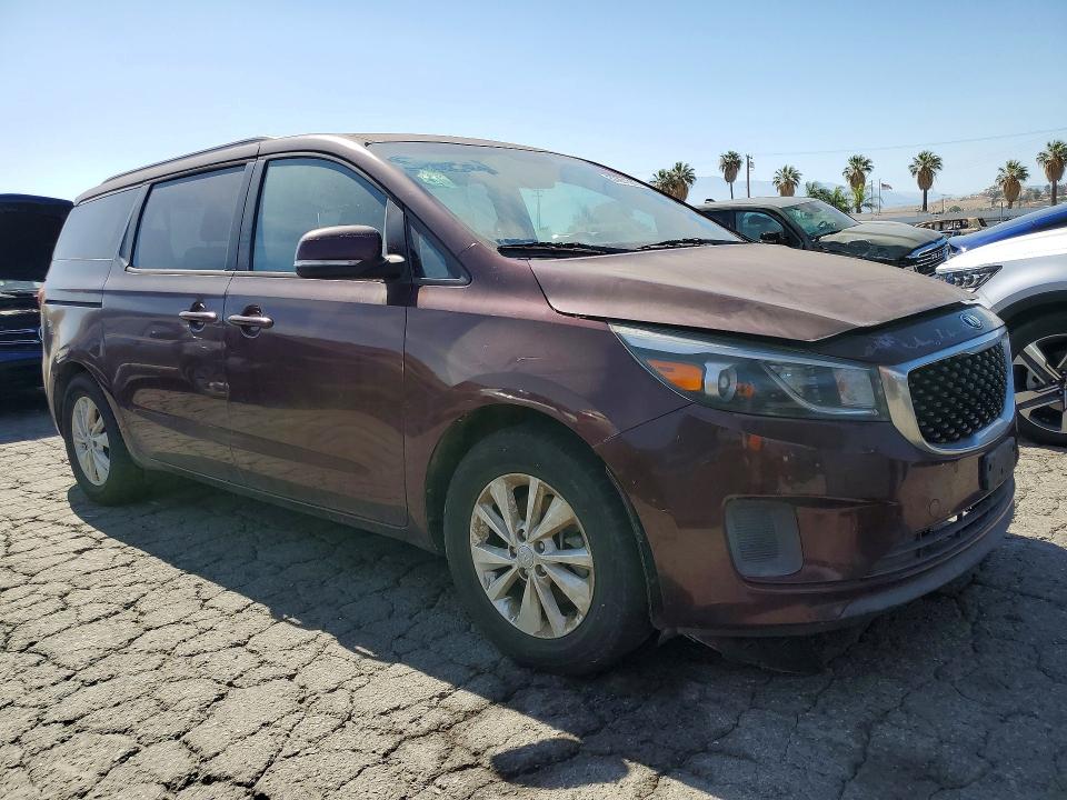 2017 Kia SEDONA VIN KNDMB5C18H6266288 COPART salvage auction — MINOR DENT/SCRATCHES, CA - DIS/DLR/EXP ONLY CLEAN TITLE, sold $1,650 on 2026-07-20 (photo 4)