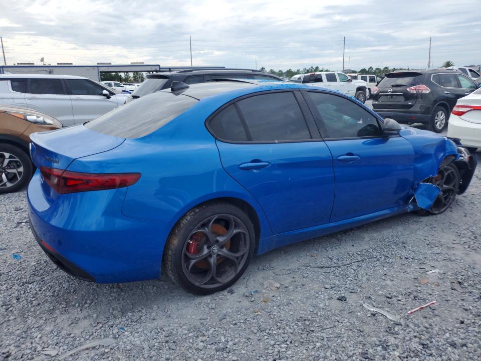 2019 Alfa romeo Giulia VIN ZARFAMBN9K7607201 COPART salvage auction — FRONT END, FL - CERTIFICATE OF TITLE, sold $2,100 on 2026-07-17 (photo 3)