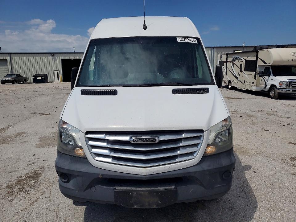2017 Freightliner Sprinter 2500 VIN WDYPE8CD5HP520568 COPART salvage auction — SIDE, MO - SALVAGE CERTIFICATE OF TITLE, sold $4,300 on 2026-07-22 (photo 5)